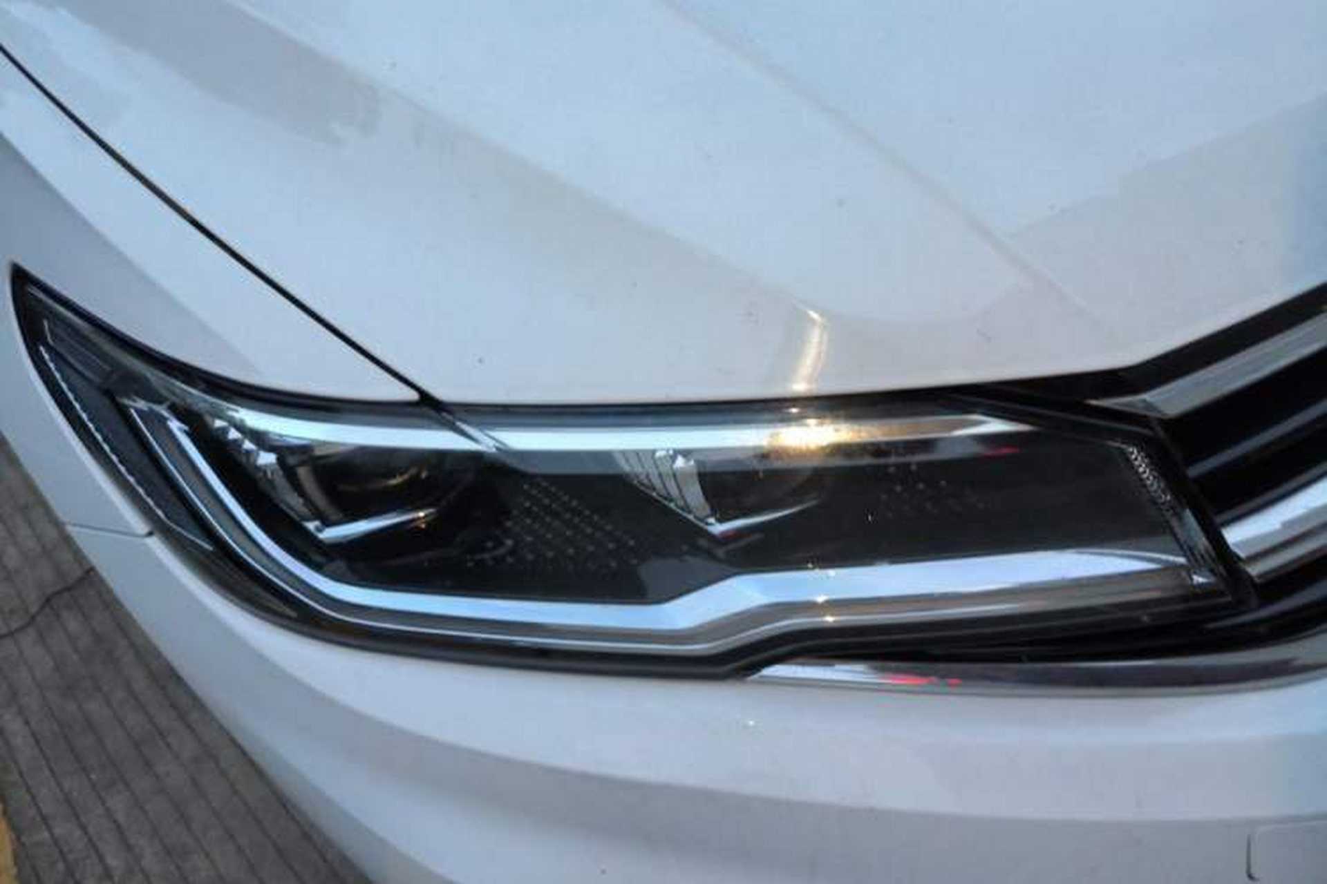 Used Volkswagen Bora 2021 280TSI DSG Elite Smart Connectivity Version Right Front Headlight