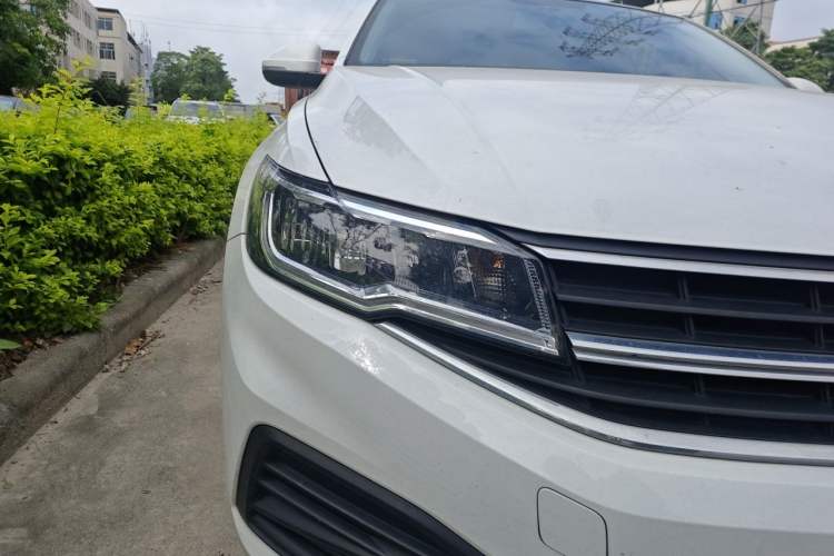 Used Volkswagen Bora 2021 1.5L Manual Fashion Smart Connect Edition Right Front Headlight