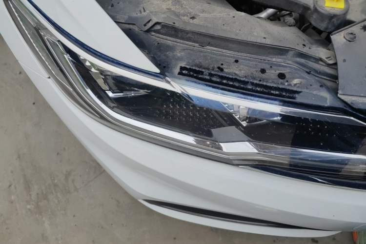 Used Volkswagen Bora 2021 1.5L Automatic Comfort Smart Connect Edition Right Front Headlight