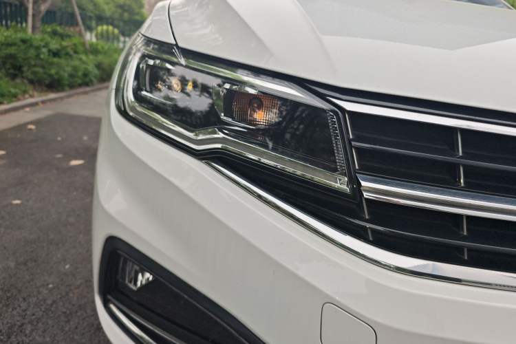 Used Volkswagen Bora 2021 280TSI DSG Elite Smart Connectivity Version Right Front Headlight