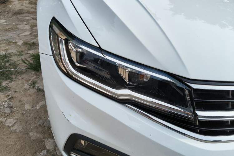 Used Volkswagen Bora 2021 1.5L Manual Comfort Smart Connect Edition Right Front Headlight