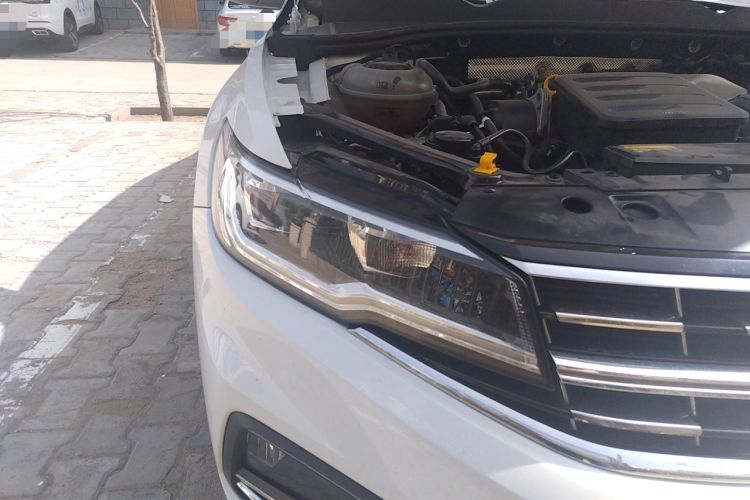 Used Volkswagen Bora 2021 1.5L Automatic Comfort Smart Connect Edition Right Front Headlight