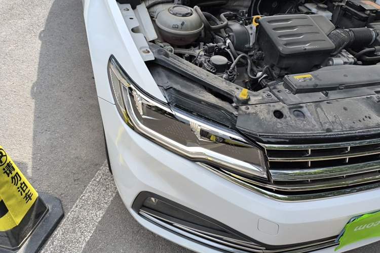 Used Volkswagen Bora 2021 1.5L Automatic Elite Smart Connect Edition Right Front Headlight