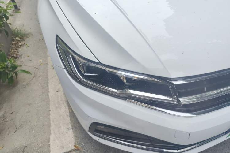 Used Volkswagen Bora 2021 1.5L Automatic Comfort Smart Connect Edition Right Front Headlight
