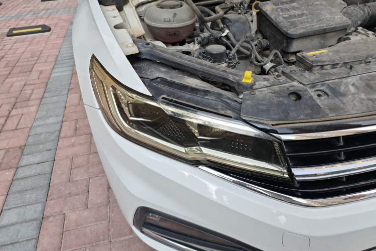 Used Volkswagen Bora 2021 1.5L Automatic Comfort Smart Connect Edition Right Front Headlight