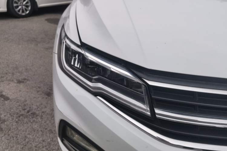 Used Volkswagen Bora 2021 1.5L Automatic Fashionable Smart Connectivity Version Right Front Headlight