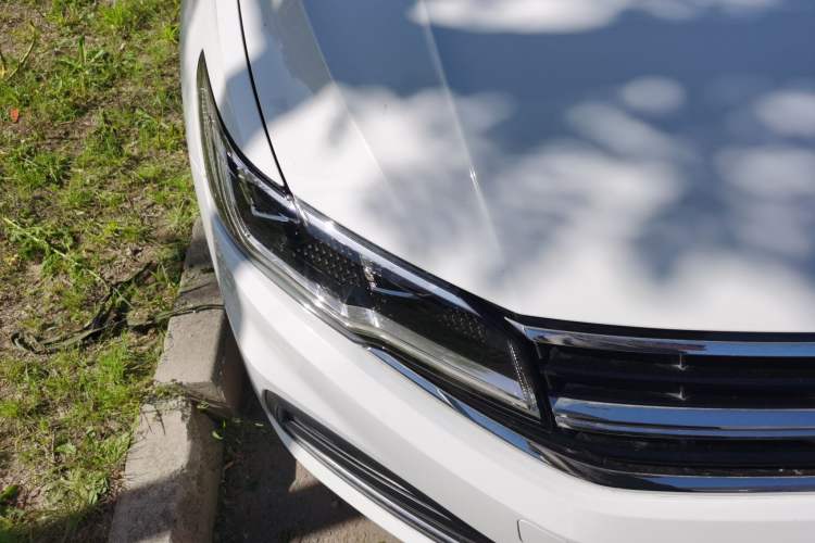 Used Volkswagen Bora 2021 1.5L Automatic Elite Smart Connect Edition Right Front Headlight