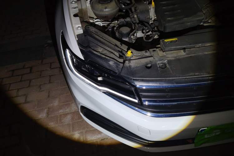 Used Volkswagen Bora 2021 1.5L Automatic Fashionable Smart Connectivity Version Right Front Headlight