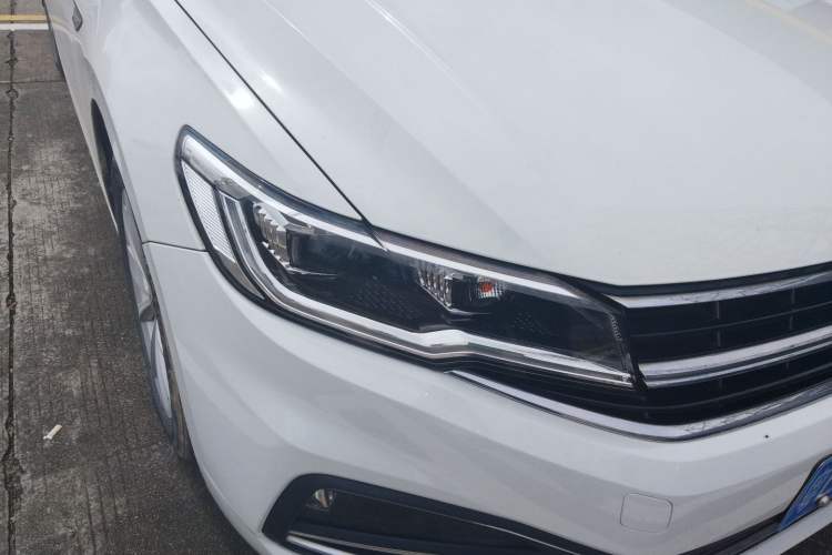 Used Volkswagen Bora 2021 1.5L Automatic Comfort Smart Connect Edition Right Front Headlight