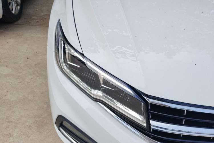 Used Volkswagen Bora 2021 1.5L Automatic 30th Anniversary Edition Right Front Headlight