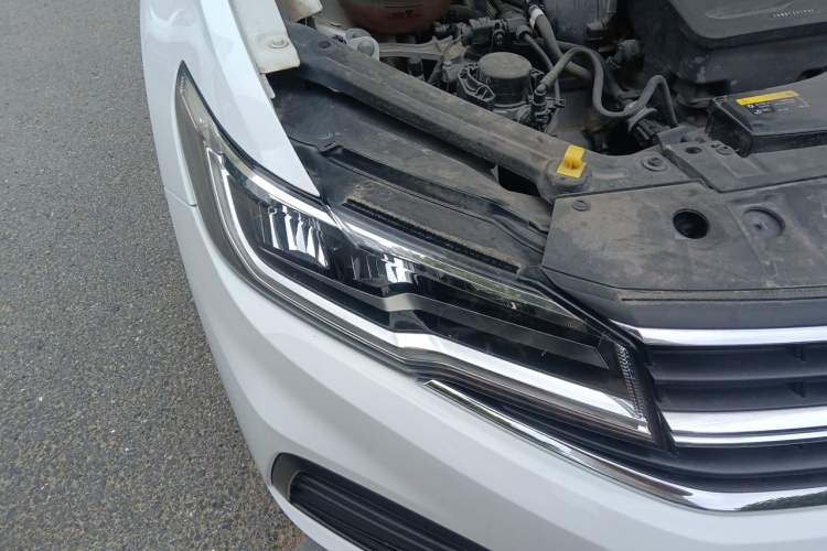 Used Volkswagen Bora 2021 1.5L Automatic Fashionable Smart Connectivity Version Right Front Headlight
