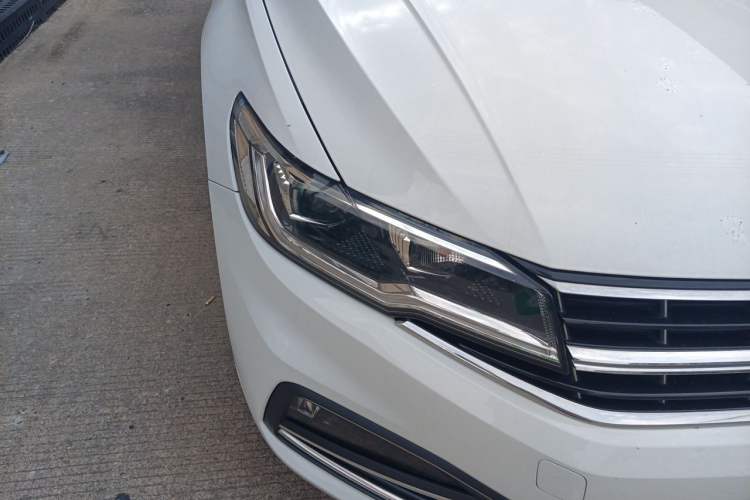 Used Volkswagen Bora 2021 1.5L Automatic Comfort Smart Connect Edition Right Front Headlight