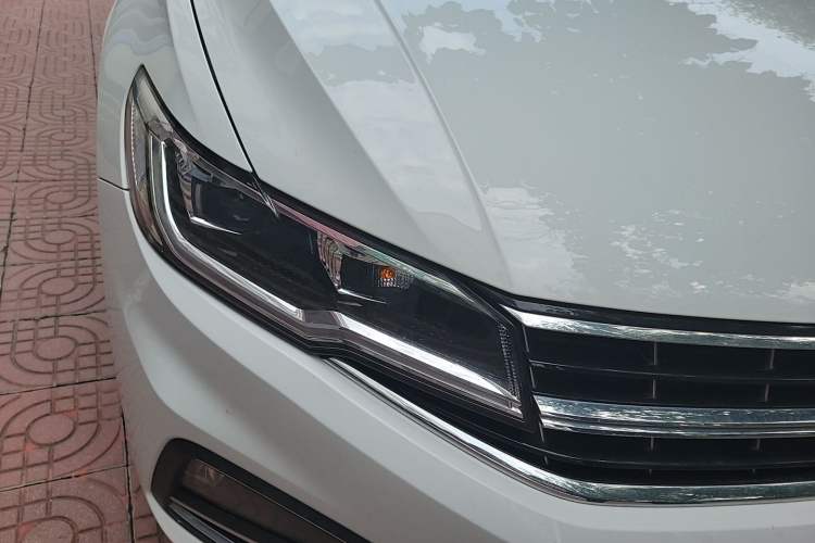 Used Volkswagen Bora 2021 1.5L Automatic 30th Anniversary Edition Right Front Headlight