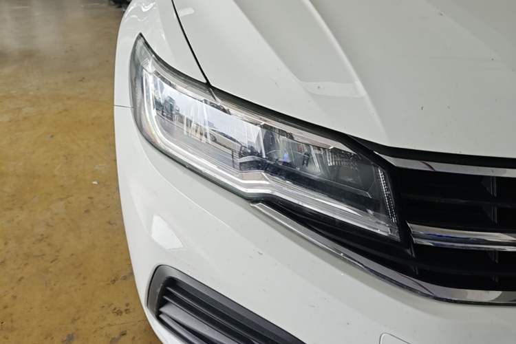 Used Volkswagen Bora 2021 1.5L Automatic Fashionable Smart Connectivity Version Right Front Headlight
