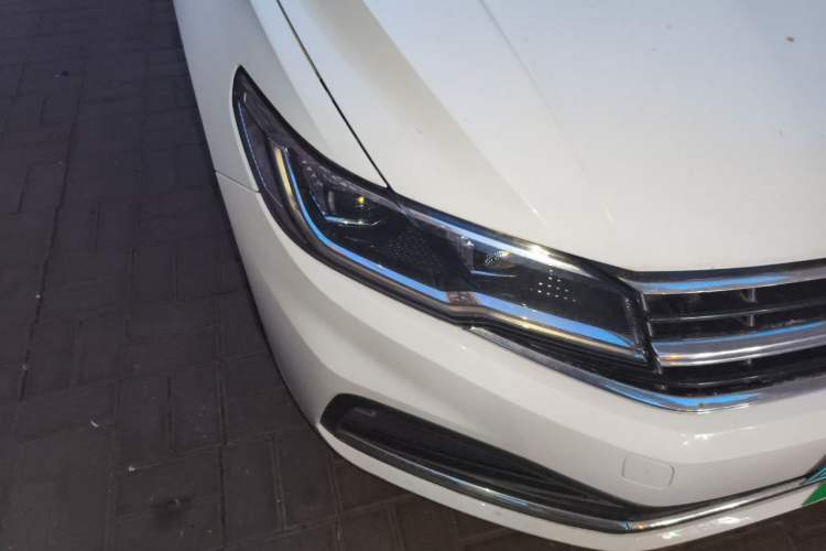Used Volkswagen Bora 2021 1.5L Automatic Elite Smart Connect Edition Right Front Headlight