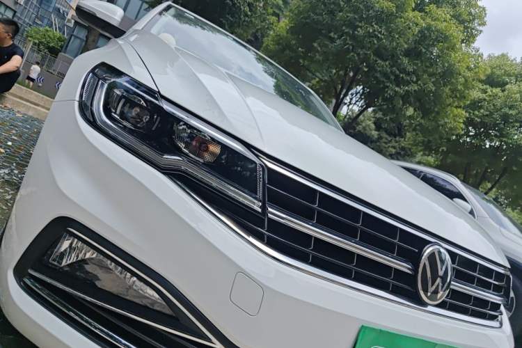 Used Volkswagen Bora 2021 1.5L Automatic Elite Smart Connect Edition Right Front Headlight