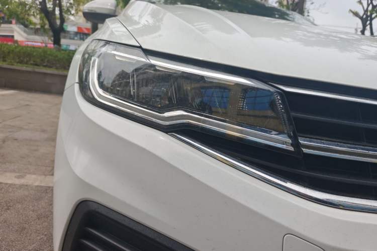 Used Volkswagen Bora 2021 1.5L Automatic Fashionable Smart Connectivity Version Right Front Headlight