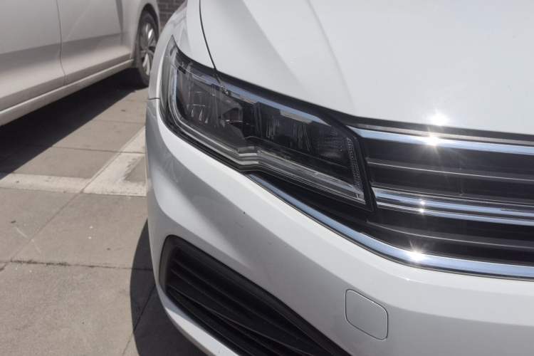 Used Volkswagen Bora 2021 1.5L Automatic Fashionable Smart Connectivity Version Right Front Headlight