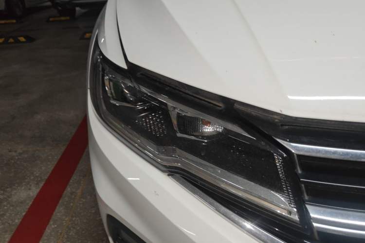 Used Volkswagen Bora 2021 1.5L Automatic Comfort Smart Connect Edition Right Front Headlight