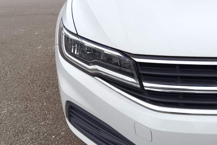Used Volkswagen Bora 2021 1.5L Automatic Fashionable Smart Connectivity Version Right Front Headlight