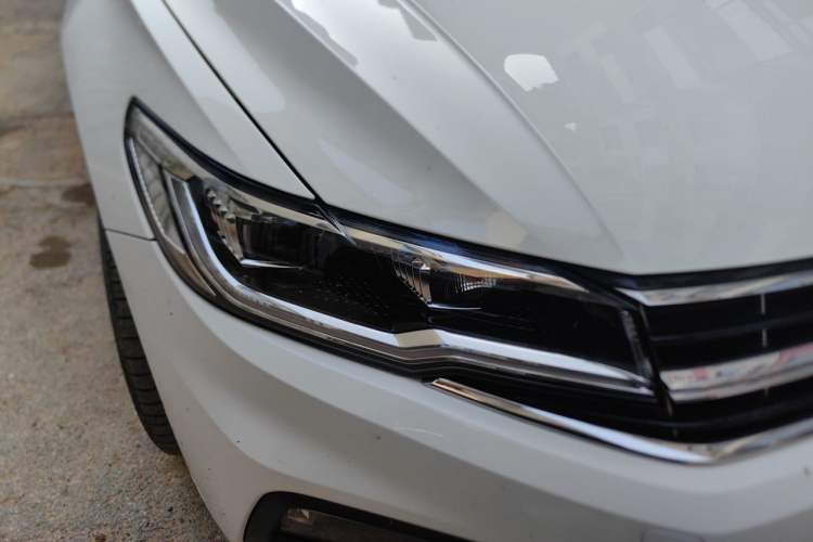 Used Volkswagen Bora 2021 1.5L Automatic Comfort Smart Connect Edition Right Front Headlight