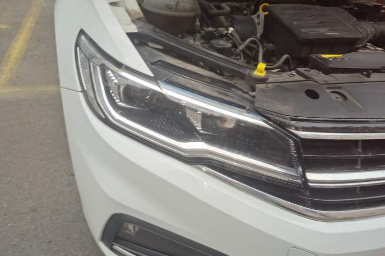 Used Volkswagen Bora 2021 1.5L Automatic Fashionable Smart Connectivity Version Right Front Headlight