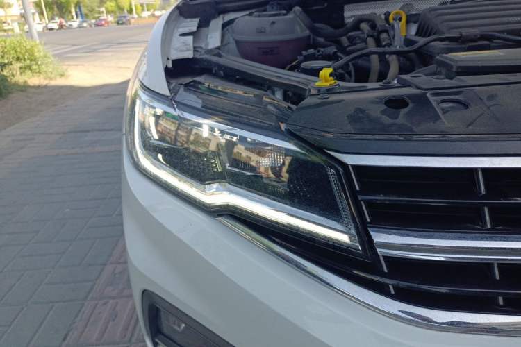 Used Volkswagen Bora 2021 280TSI DSG Elite Smart Connectivity Version Right Front Headlight