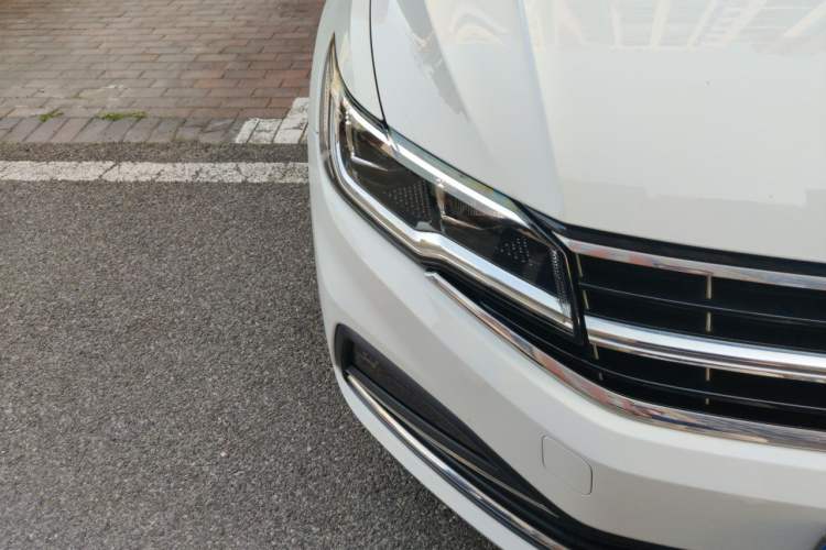 Used Volkswagen Bora 2021 1.5L Automatic Elite Smart Connect Edition Right Front Headlight