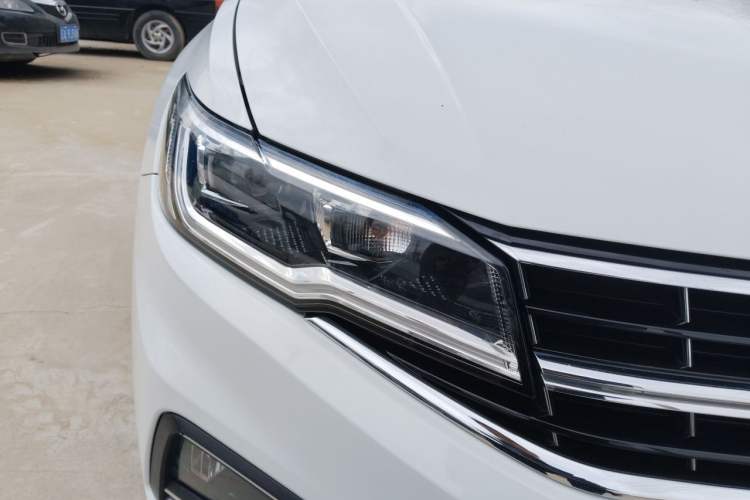 Used Volkswagen Bora 2021 1.5L Automatic Comfort Smart Connect Edition Right Front Headlight