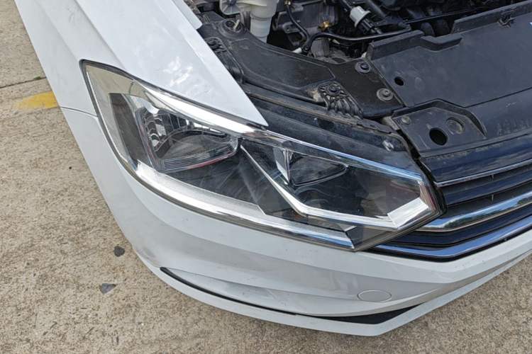 Used Volkswagen Bora 2021 1.5L Automatic Fashionable Smart Connectivity Version Right Front Headlight