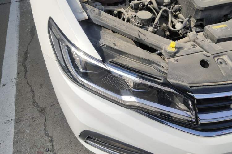 Used Volkswagen Bora 2021 1.5L Automatic Comfort Smart Connect Edition Right Front Headlight