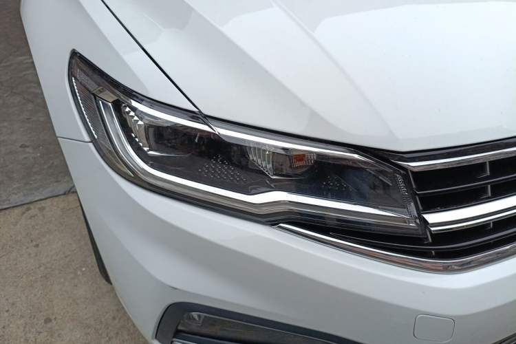 Used Volkswagen Bora 2021 280TSI DSG Elite Smart Connectivity Version Right Front Headlight