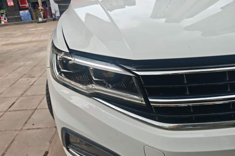 Used Volkswagen Bora 2021 1.5L Manual Comfort Smart Connect Edition Right Front Headlight