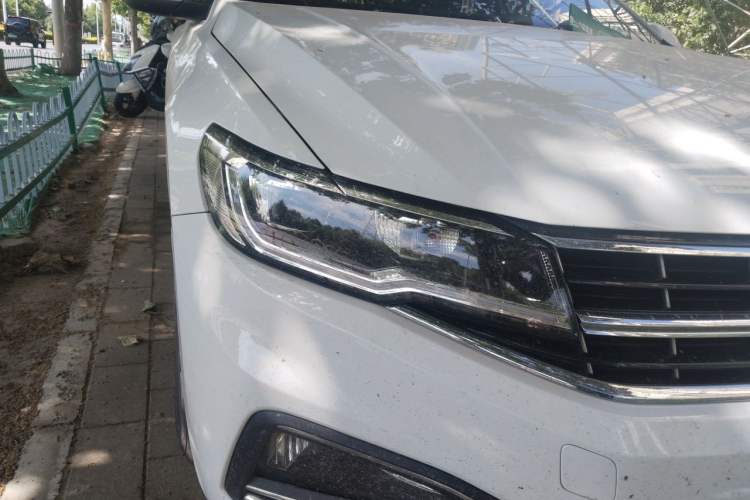 Used Volkswagen Bora 2021 1.5L Automatic Comfort Smart Connect Edition Right Front Headlight