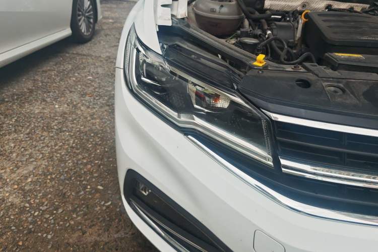 Used Volkswagen Bora 2021 1.5L Automatic Fashionable Smart Connectivity Version Right Front Headlight