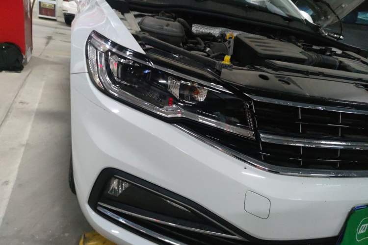 Used Volkswagen Bora 2021 1.5L Automatic Comfort Smart Connect Edition Right Front Headlight