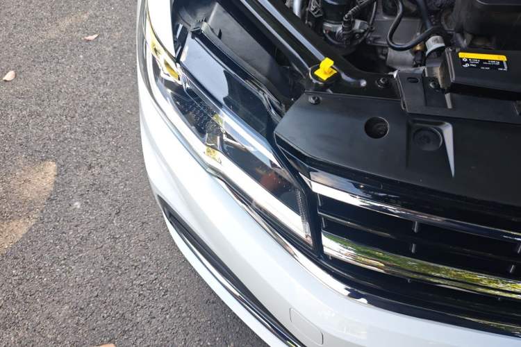 Used Volkswagen Bora 2021 1.5L Automatic Elite Smart Connect Edition Right Front Headlight