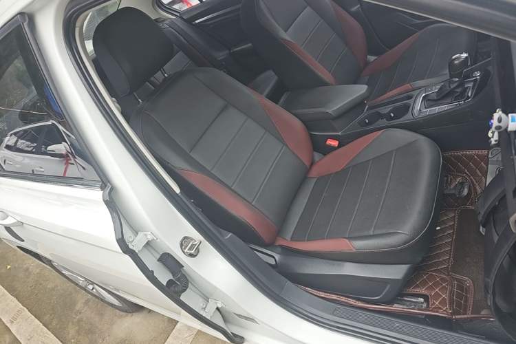Used Volkswagen Bora 2021 280TSI DSG Elite Smart Connectivity Version Right Front Seat