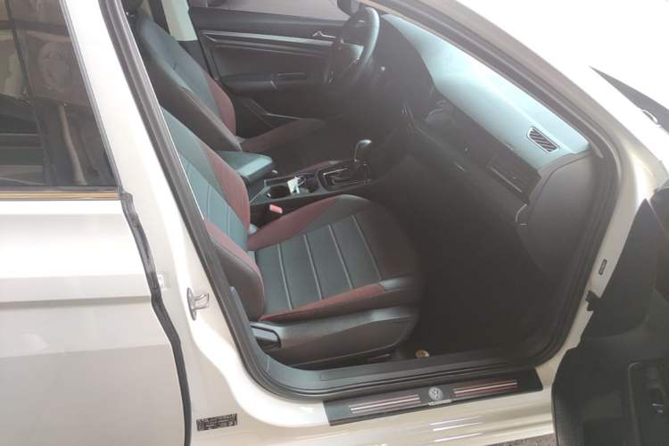 Used Volkswagen Bora 2021 1.5L Automatic Elite Smart Connect Edition Right Front Seat