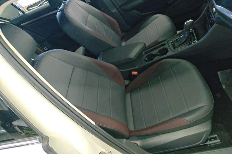 Used Volkswagen Bora 2021 280TSI DSG Elite Smart Connectivity Version Right Front Seat