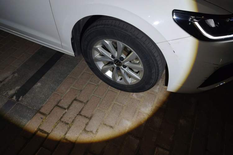 Used Volkswagen Bora 2021 1.5L Automatic Fashionable Smart Connectivity Version Right Front Wheel Hub