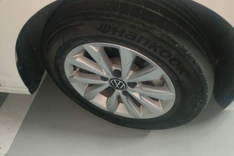 Used Volkswagen Bora 2021 1.5L Automatic Fashionable Smart Connectivity Version Right Front Wheel Hub
