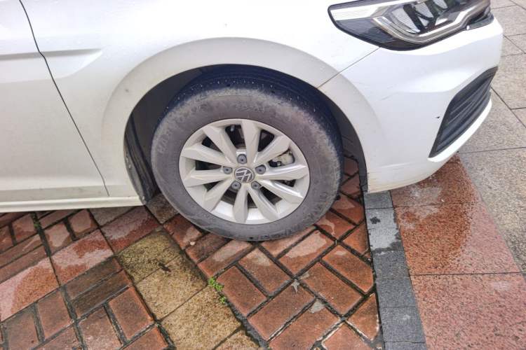 Used Volkswagen Bora 2021 1.5L Automatic Fashionable Smart Connectivity Version Right Front Wheel Hub