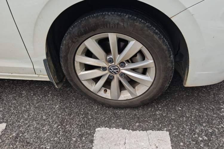 Used Volkswagen Bora 2021 280TSI DSG Elite Smart Connectivity Version Right Front Wheel Hub