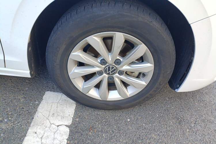 Used Volkswagen Bora 2021 1.5L Automatic Fashionable Smart Connectivity Version Right Front Wheel Hub