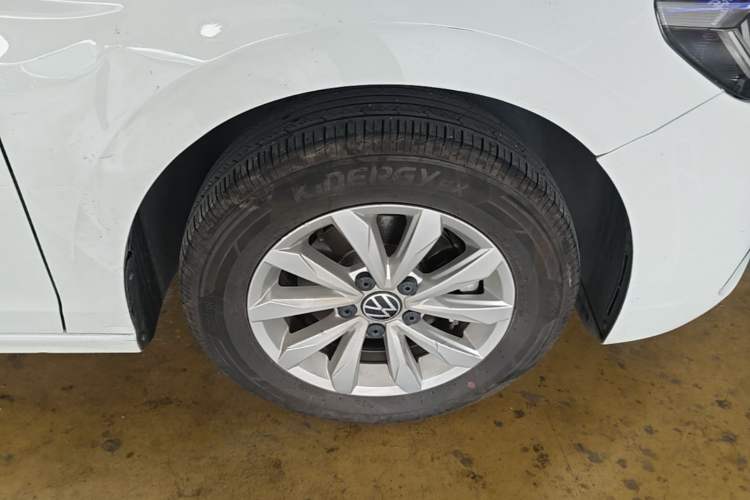 Used Volkswagen Bora 2021 1.5L Automatic Fashionable Smart Connectivity Version Right Front Wheel Hub