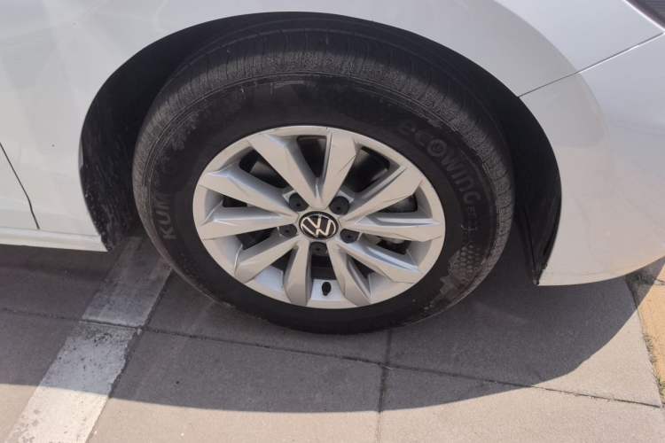 Used Volkswagen Bora 2021 1.5L Automatic Fashionable Smart Connectivity Version Right Front Wheel Hub