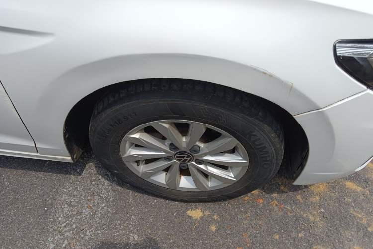 Used Volkswagen Bora 2021 1.5L Automatic Fashionable Smart Connectivity Version Right Front Wheel Hub