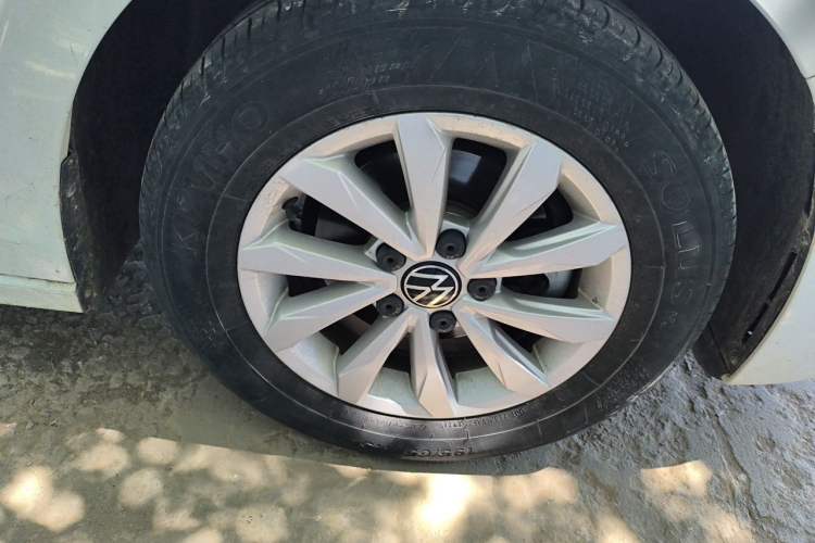 Used Volkswagen Bora 2021 1.5L Automatic Fashionable Smart Connectivity Version Right Front Wheel Hub