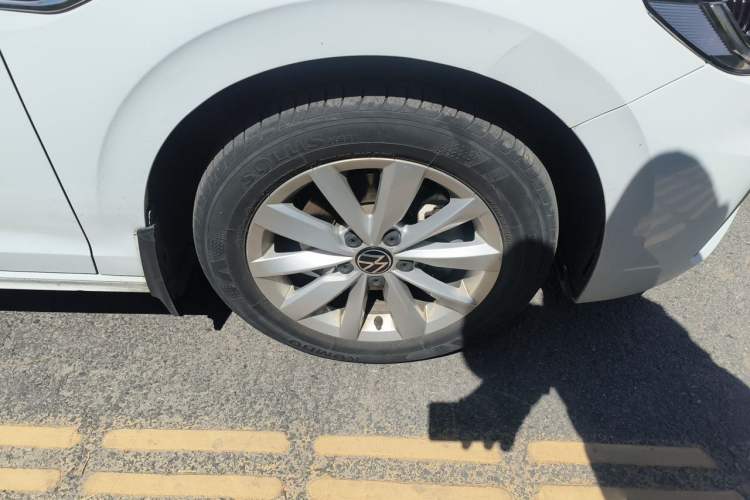 Used Volkswagen Bora 2021 280TSI DSG Elite Smart Connectivity Version Right Front Wheel Hub